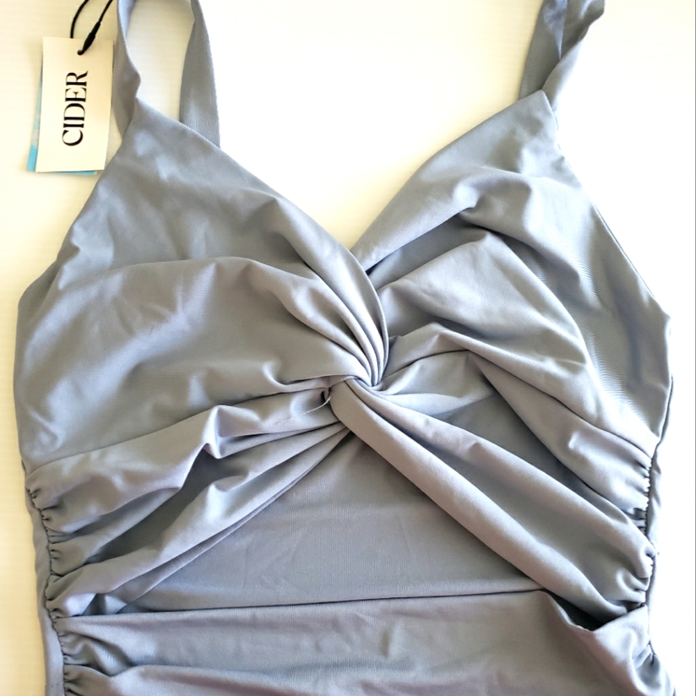Cider Elegant Gray Top